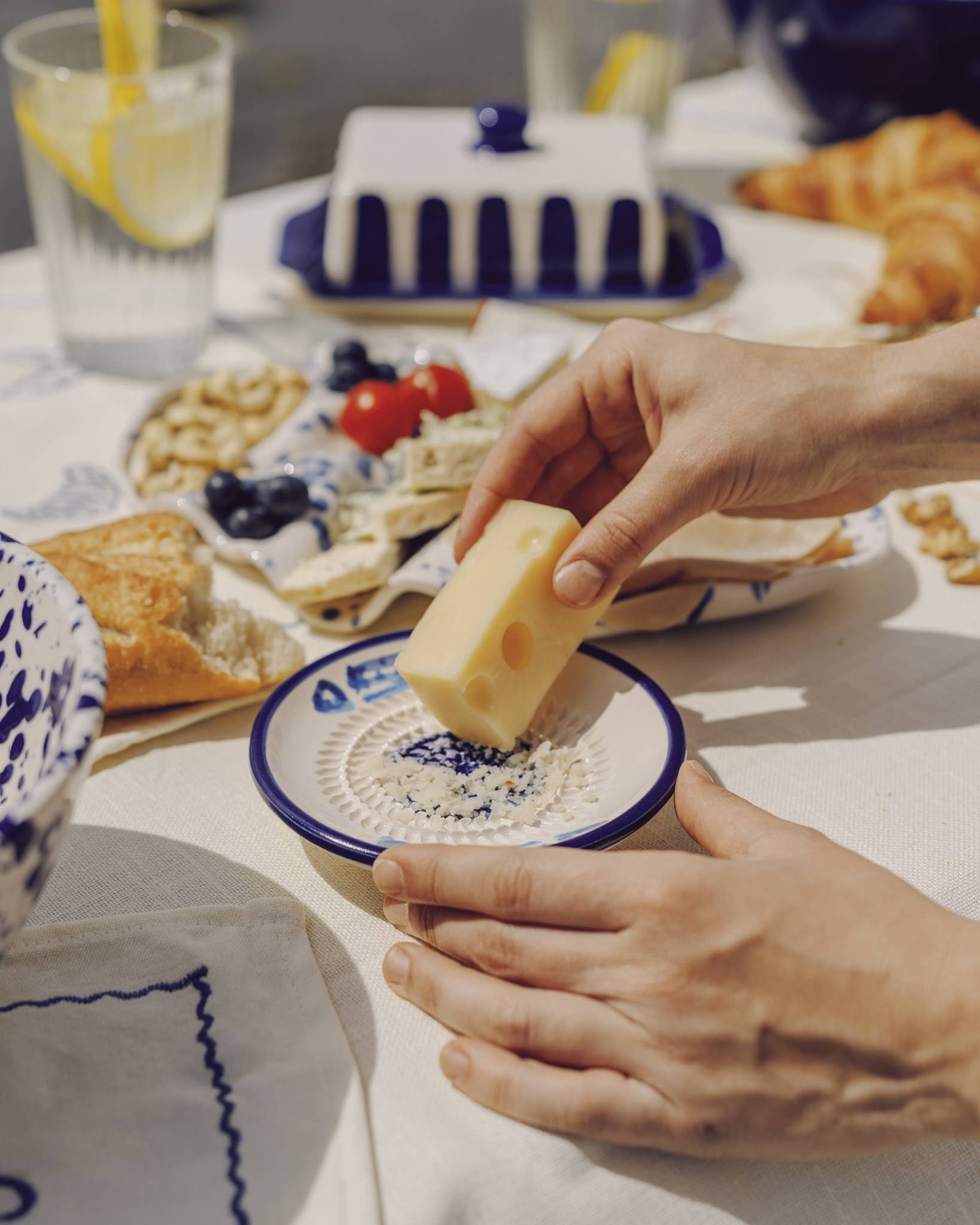 Kleine Thunfischreibe aus Keramik – Spanische Keramik