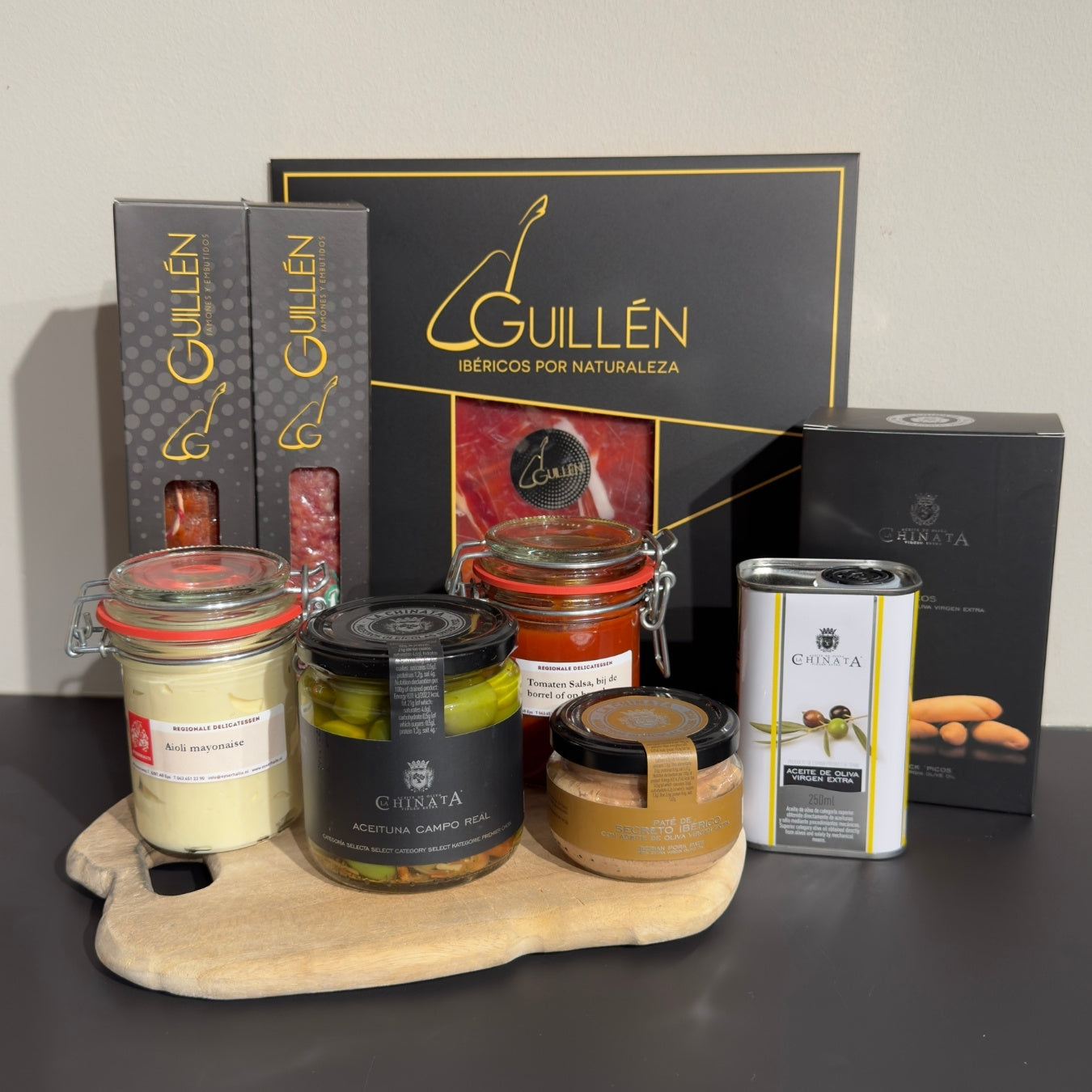 Paket Iberico - Jamón Iberico, Picos, Olivenöl, Oliven und Aioli